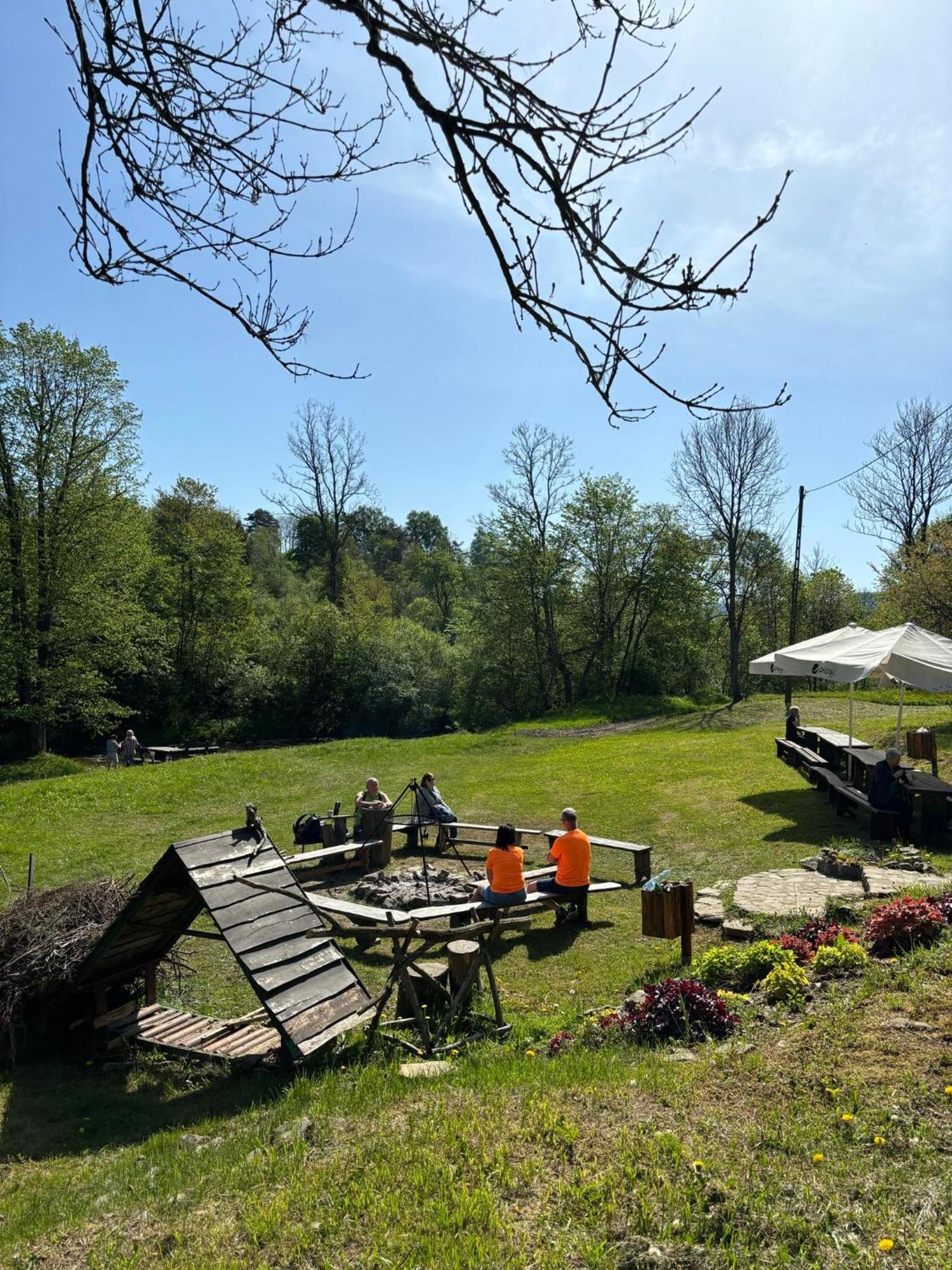 Hotel Latarnia Wagabundy Bieszczady à Wola Michowa Extérieur photo