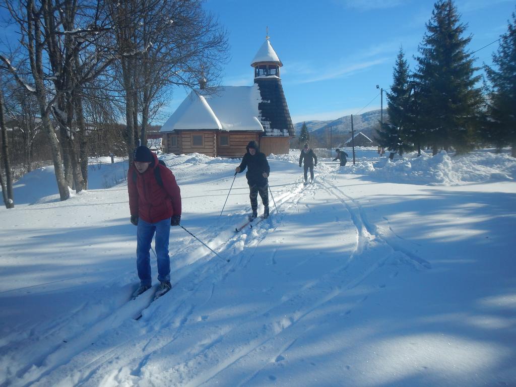 Hotel Latarnia Wagabundy Bieszczady à Wola Michowa Extérieur photo